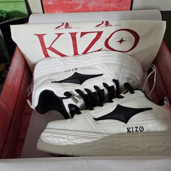 Kizo Diamond Platinum Scars Size 7M/8.5W - Picture 2 of 4